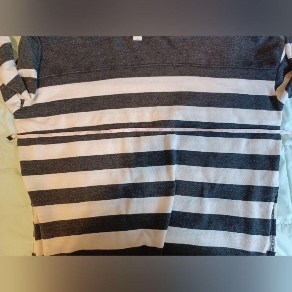 Altar'd State pullover top, size Small - Picture 5 of 5